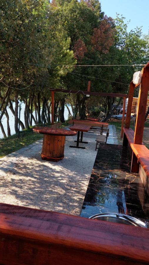 Grand Veles Camp Hotel Banjole Ngoại thất bức ảnh